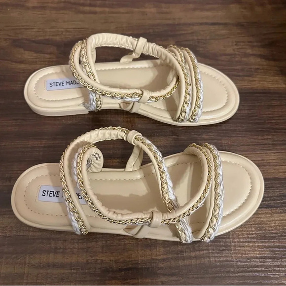 Steve Madden Bennet Sandal - sand slides 9M - Picture 4 of 5
